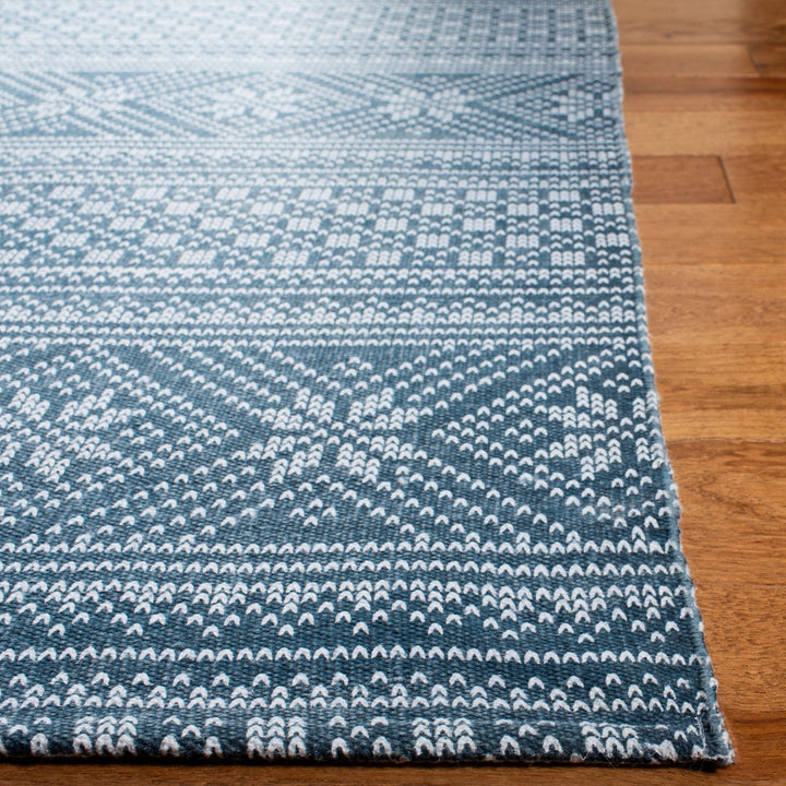 SAFAVIEH Cedar Brook CDR711M Handmade Blue / Ivory Rug Image 4