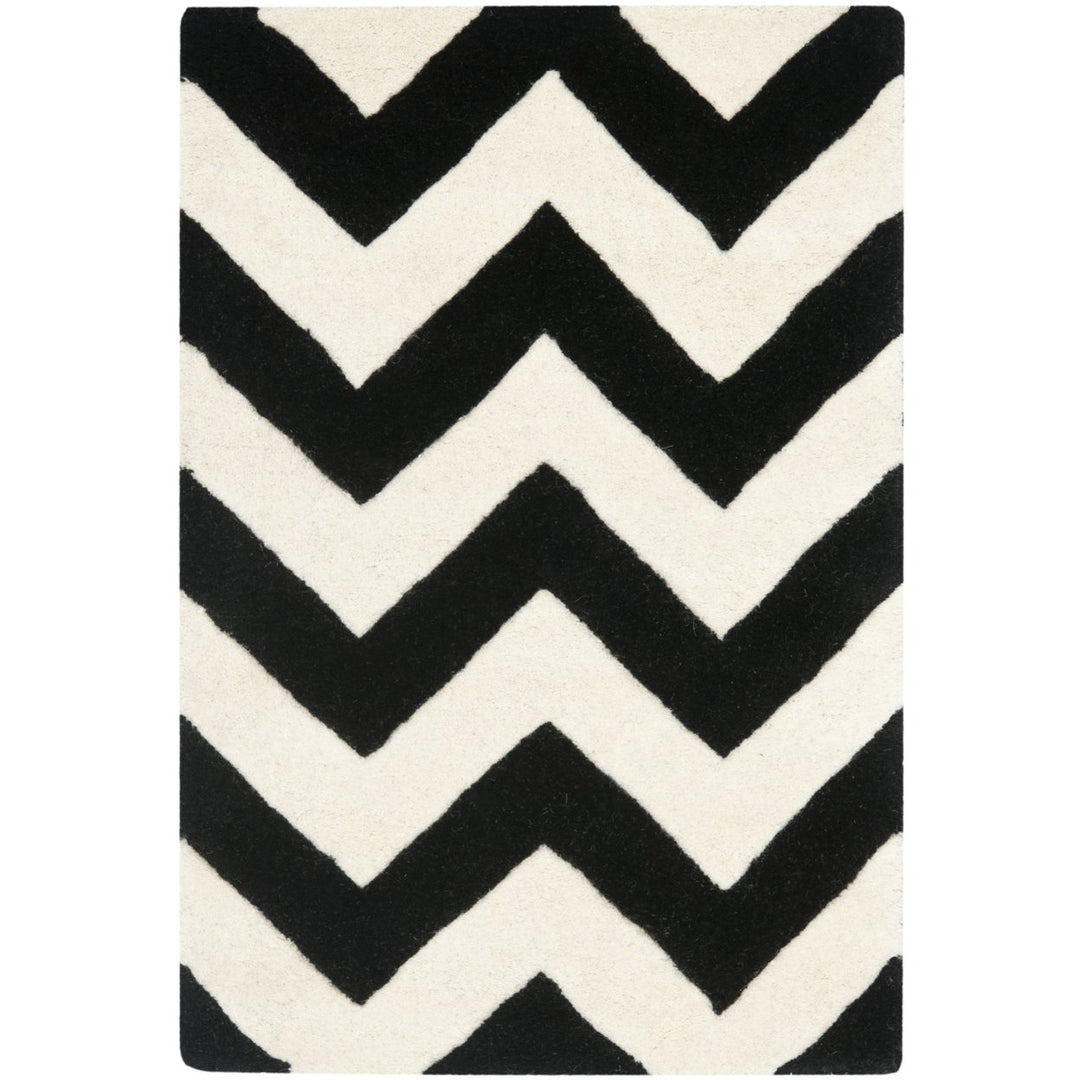 SAFAVIEH Chatham CHT715A Handmade Ivory / Black Rug Image 9