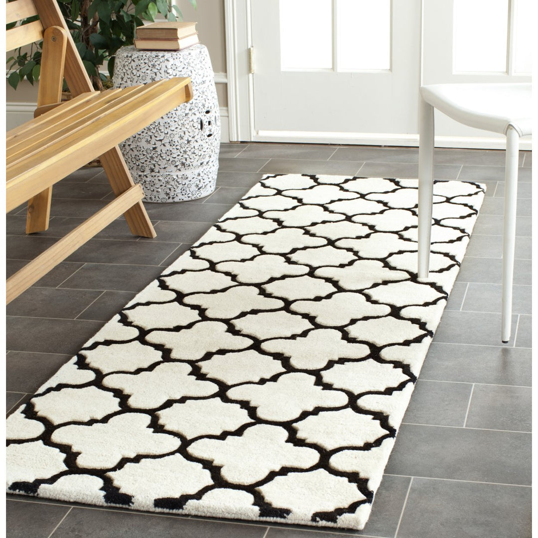 SAFAVIEH Chatham CHT717A Handmade Ivory / Black Rug Image 3