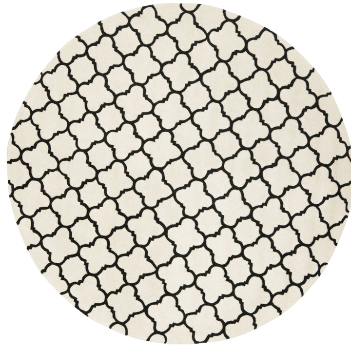 SAFAVIEH Chatham CHT717A Handmade Ivory / Black Rug Image 4