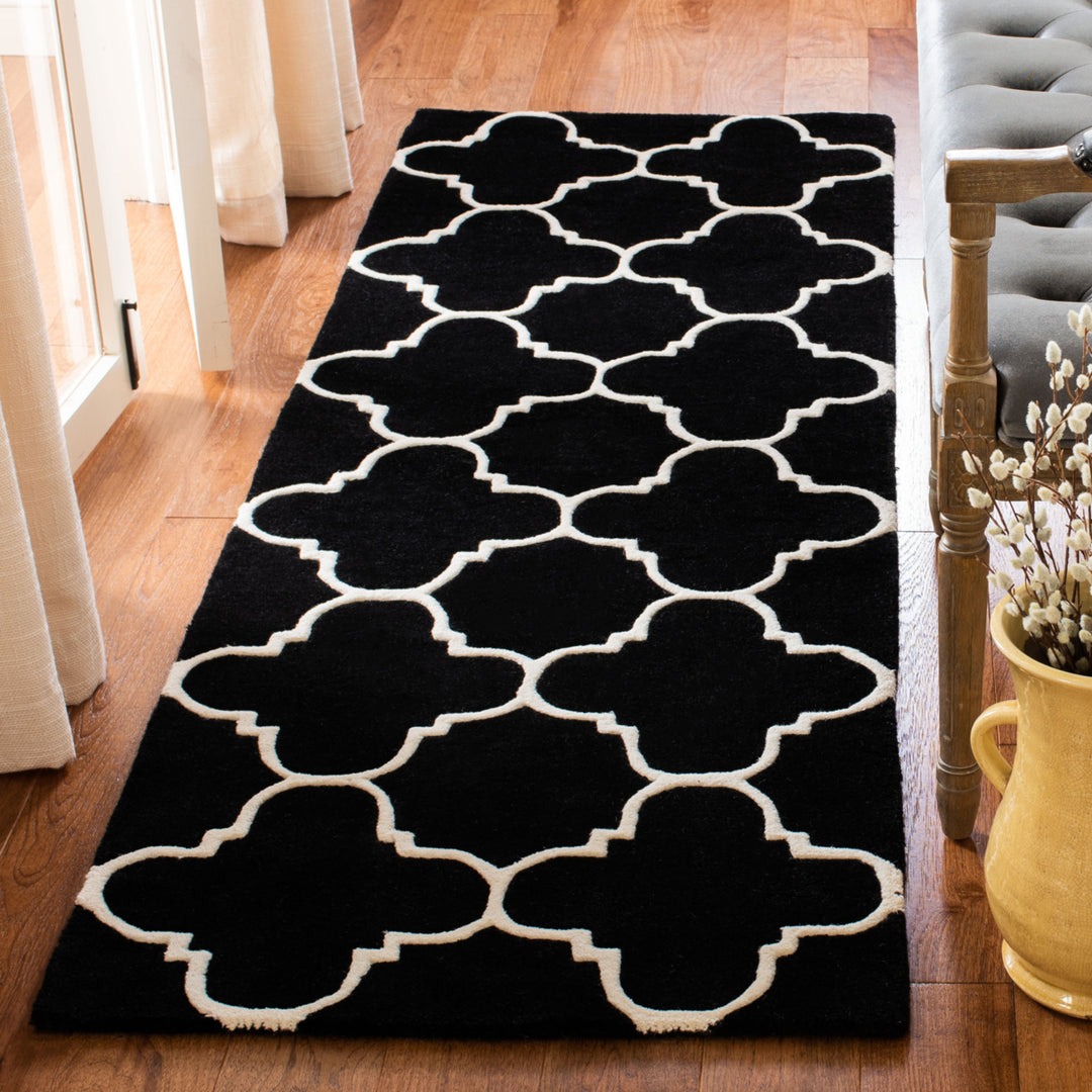 SAFAVIEH Chatham CHT717K Handmade Black / Ivory Rug Image 3