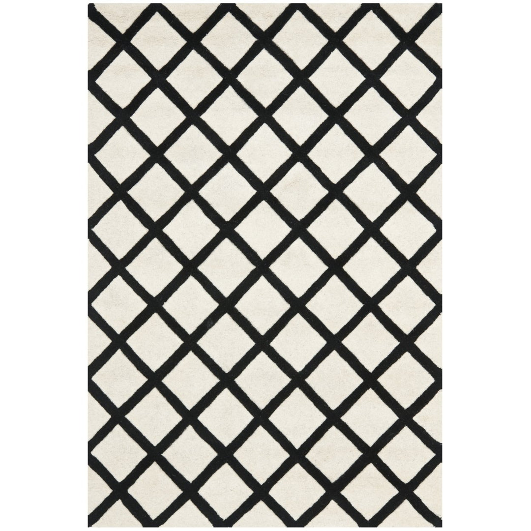 SAFAVIEH Chatham CHT718A Handmade Ivory / Black Rug Image 1