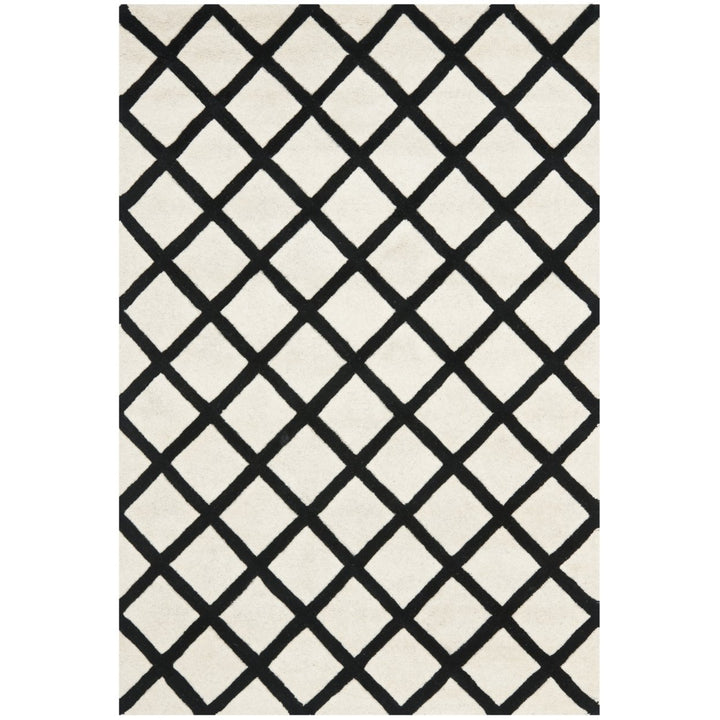 SAFAVIEH Chatham CHT718A Handmade Ivory / Black Rug Image 1