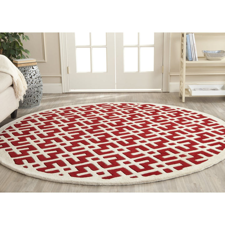 SAFAVIEH Chatham CHT719G Handmade Red / Ivory Rug Image 2