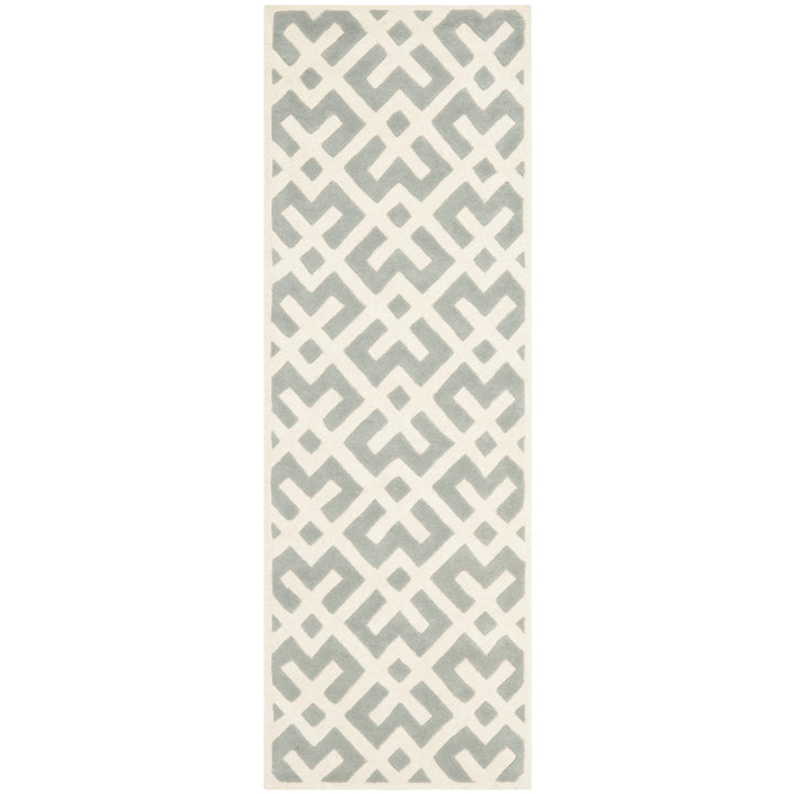 SAFAVIEH Chatham CHT719E Handmade Grey / Ivory Rug Image 5