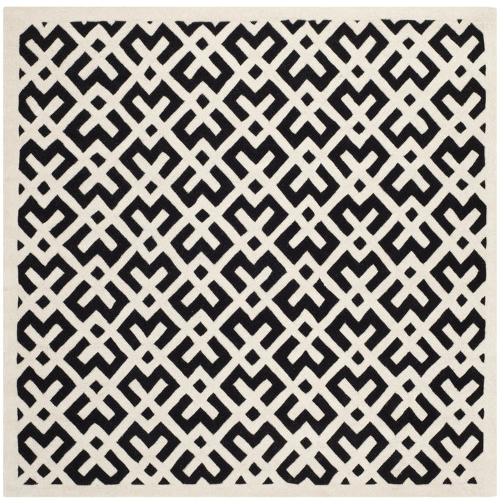 SAFAVIEH Chatham CHT719K Handmade Black / Ivory Rug Image 6