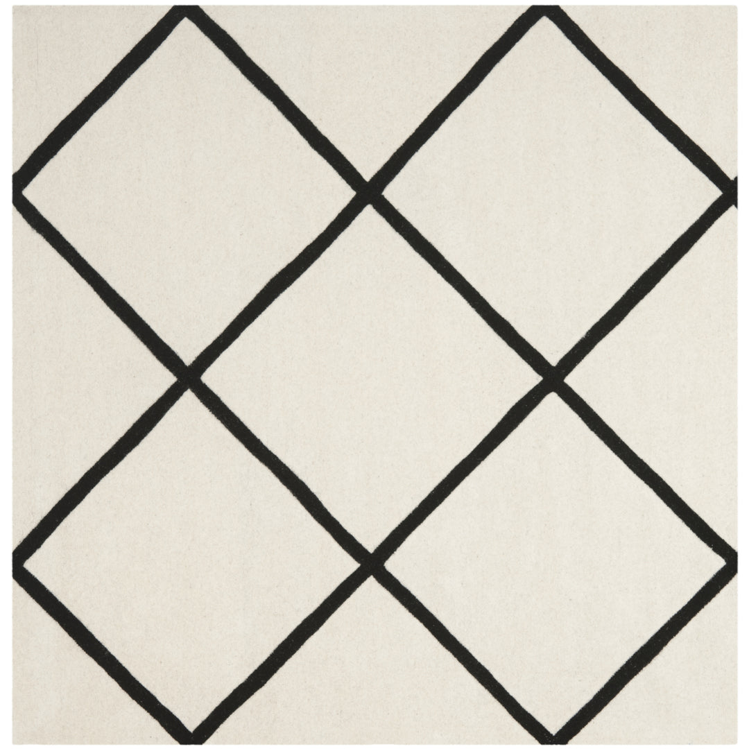 SAFAVIEH Chatham CHT720A Handmade Ivory / Black Rug Image 6