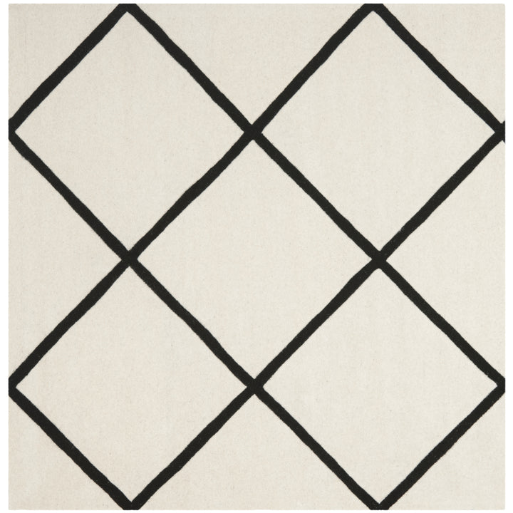 SAFAVIEH Chatham CHT720A Handmade Ivory / Black Rug Image 6