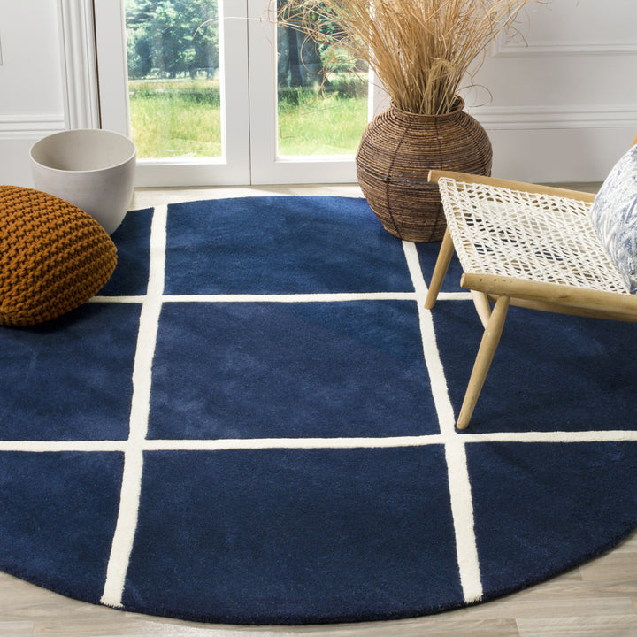 SAFAVIEH Chatham CHT720C Handmade Dark Blue / Ivory Rug Image 2