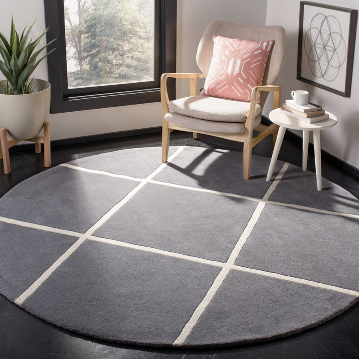 SAFAVIEH Chatham CHT720D Handmade Dark Grey / Ivory Rug Image 9