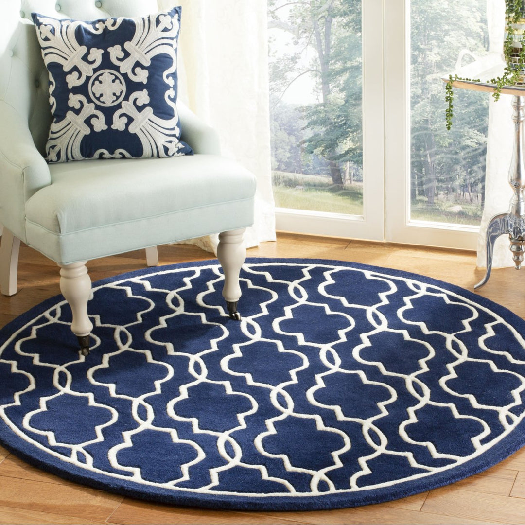 SAFAVIEH Chatham CHT723C Handmade Dark Blue / Ivory Rug Image 2