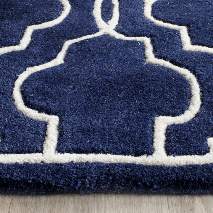 SAFAVIEH Chatham CHT723C Handmade Dark Blue / Ivory Rug Image 7