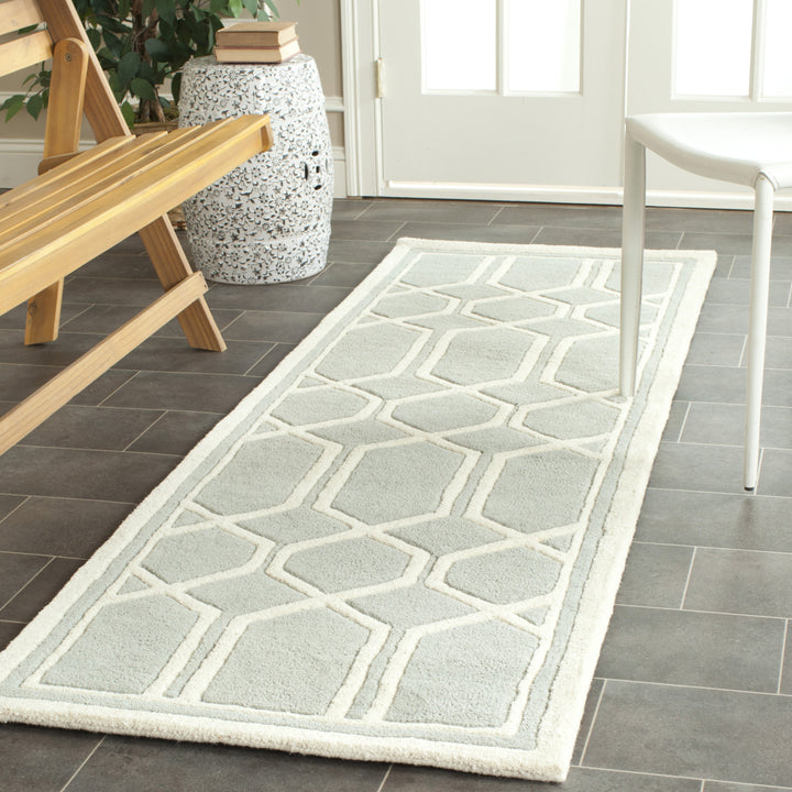 SAFAVIEH Chatham CHT725E Handmade Grey / Ivory Rug Image 3