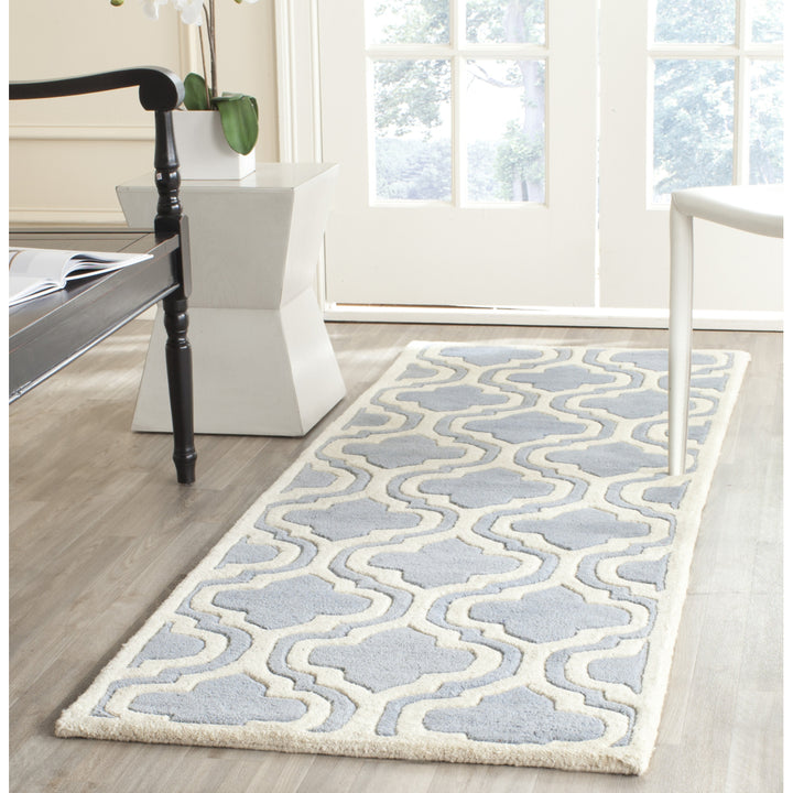 SAFAVIEH Chatham CHT727B Handmade Blue / Ivory Rug Image 10