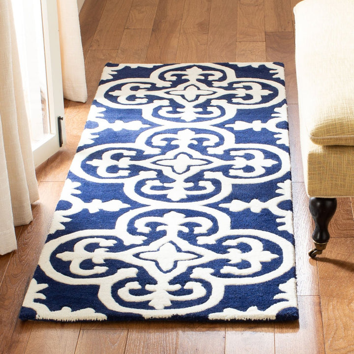 SAFAVIEH Chatham CHT729C Handmade Dark Blue / Ivory Rug Image 3