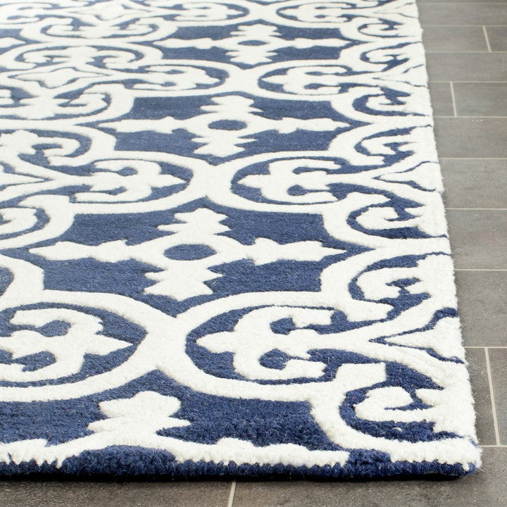 SAFAVIEH Chatham CHT729C Handmade Dark Blue / Ivory Rug Image 7