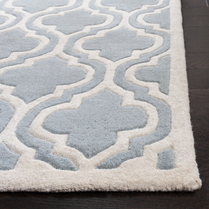 SAFAVIEH Chatham CHT727E Handmade Grey / Ivory Rug Image 10