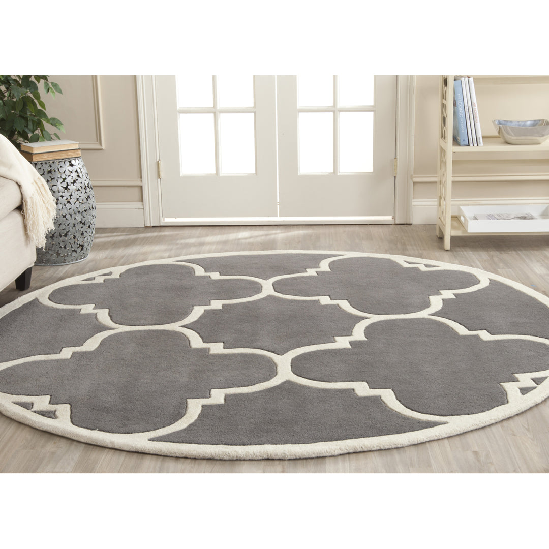 SAFAVIEH Chatham CHT730D Handmade Dark Grey / Ivory Rug Image 10