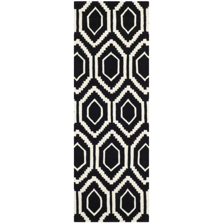 SAFAVIEH Chatham CHT731K Handmade Black / Ivory Rug Image 5