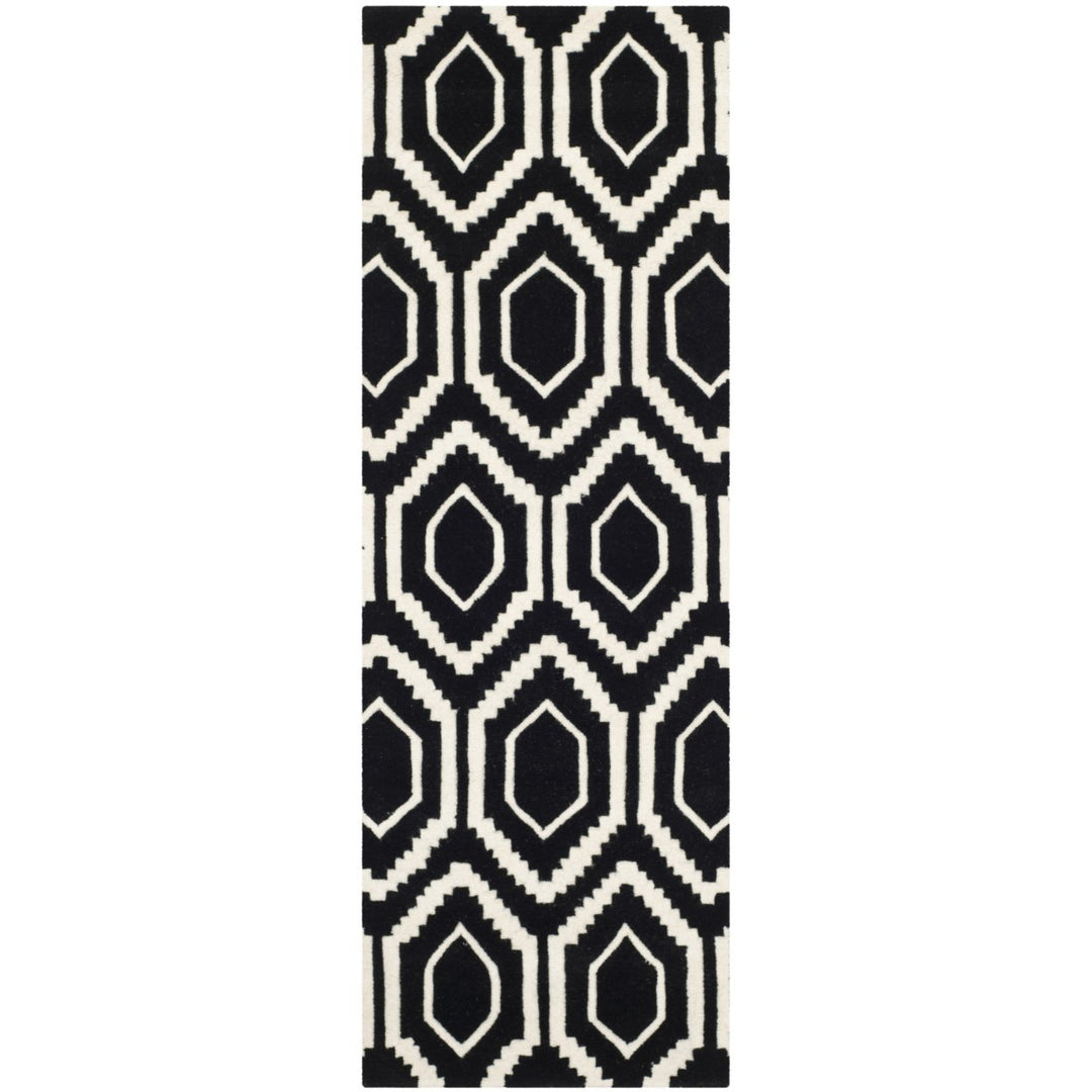 SAFAVIEH Chatham CHT731K Handmade Black / Ivory Rug Image 1