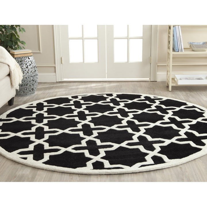 SAFAVIEH Chatham CHT732K Handmade Black / Ivory Rug Image 2