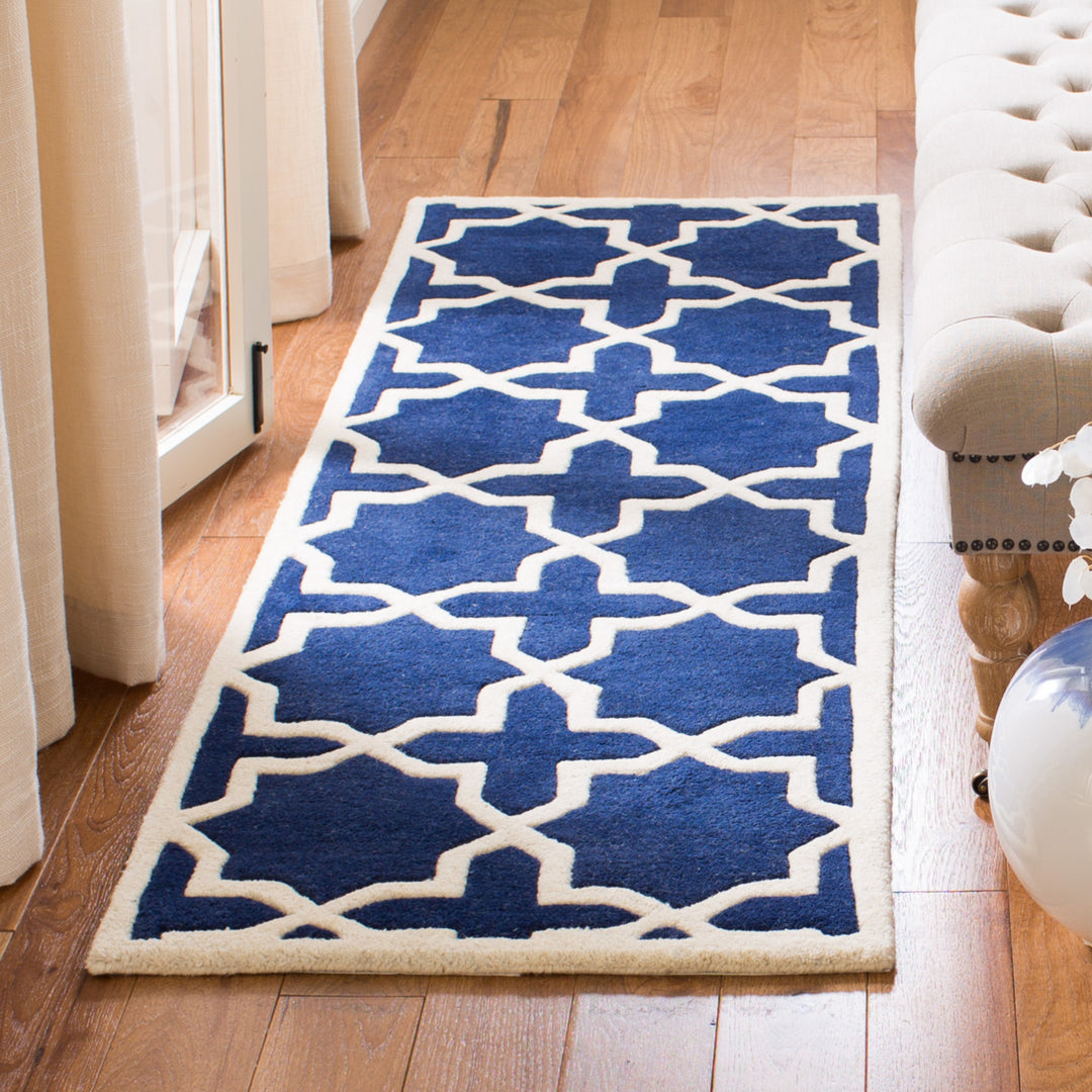 SAFAVIEH Chatham CHT732C Handmade Dark Blue / Ivory Rug Image 11