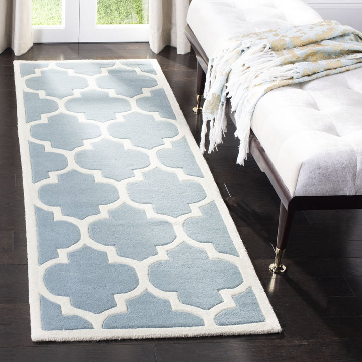 SAFAVIEH Chatham CHT733B Handmade Blue / Ivory Rug Image 3