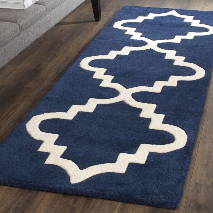 SAFAVIEH Chatham CHT753C Handmade Dark Blue / Ivory Rug Image 3