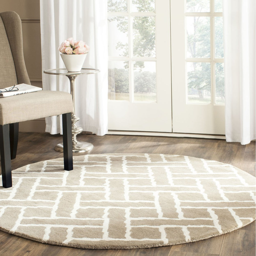 SAFAVIEH Chatham CHT757H Handmade Beige / Ivory Rug Image 2