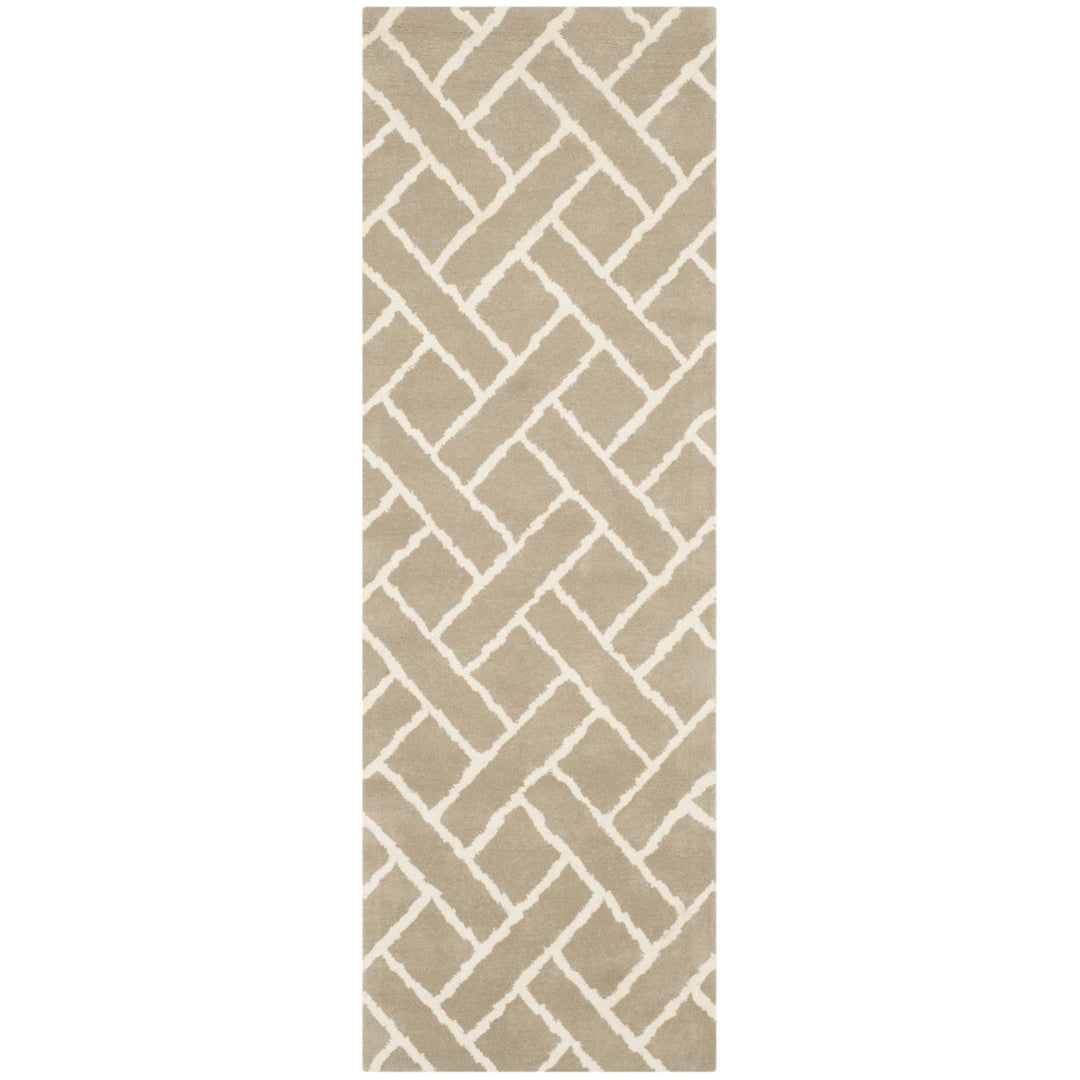 SAFAVIEH Chatham CHT757H Handmade Beige / Ivory Rug Image 5