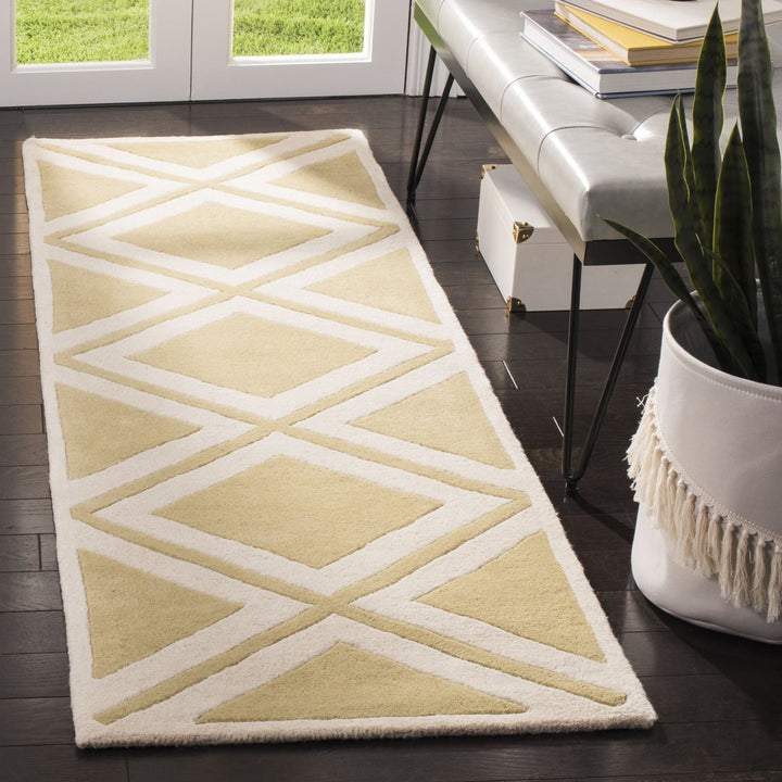 SAFAVIEH Chatham CHT759L Handmade Gold / Ivory Rug Image 3