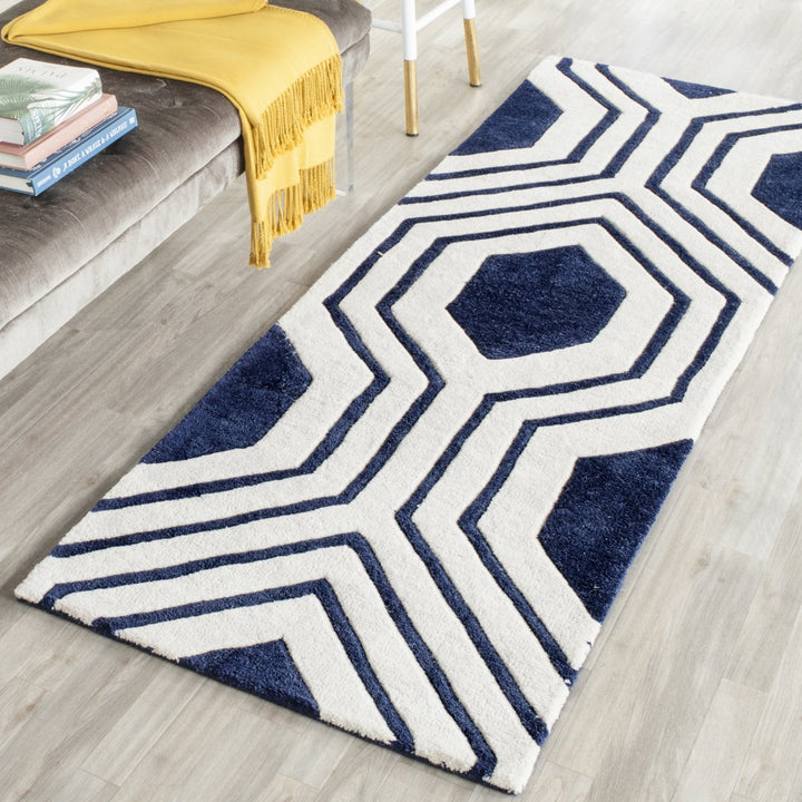 SAFAVIEH Chatham CHT760C Handmade Dark Blue / Ivory Rug Image 3