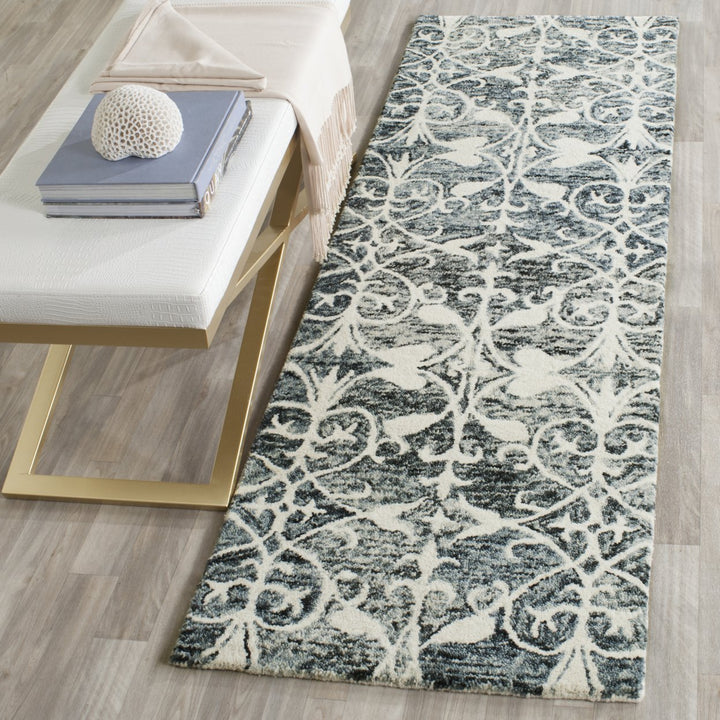 SAFAVIEH Chatham CHT765D Handmade Charcoal / Ivory Rug Image 10