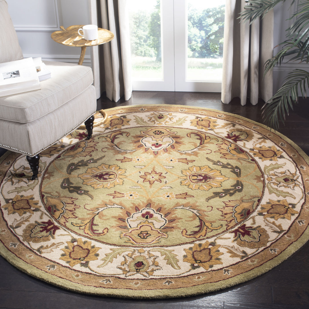 SAFAVIEH Classic CL239D Handmade Green / Ivory Rug Image 11