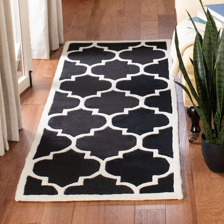 SAFAVIEH Chatham CHT733K Handmade Black / Ivory Rug Image 3