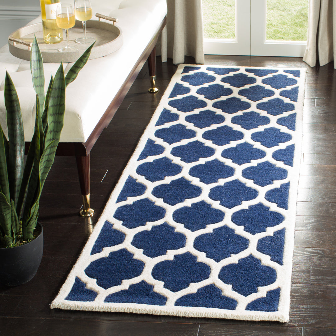 SAFAVIEH Chatham CHT734C Handmade Dark Blue / Ivory Rug Image 3