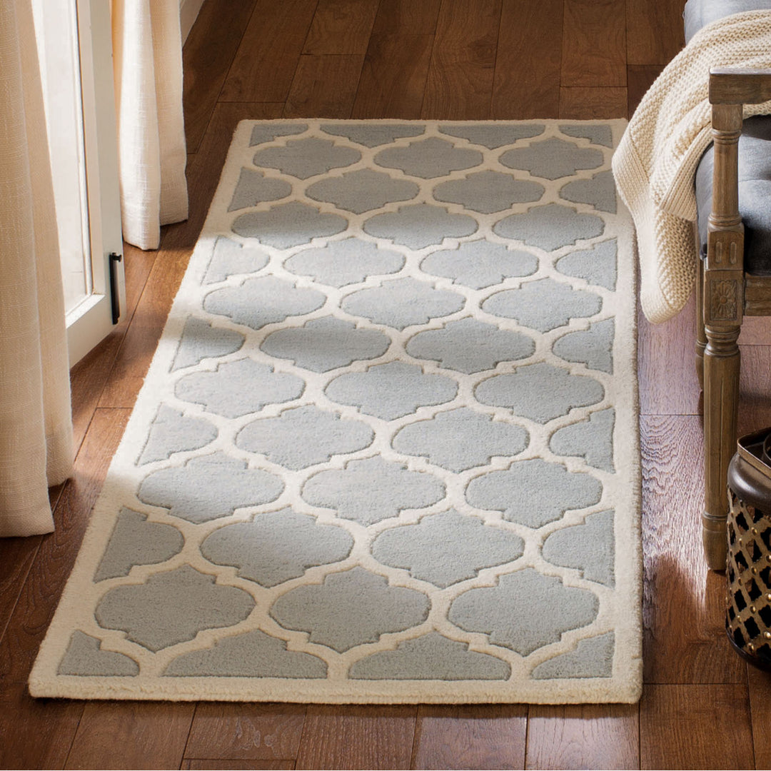 SAFAVIEH Chatham CHT734E Handmade Grey / Ivory Rug Image 10