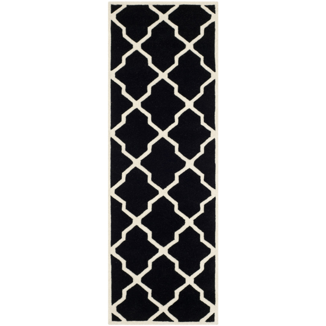 SAFAVIEH Chatham CHT735K Handmade Black / Ivory Rug Image 5