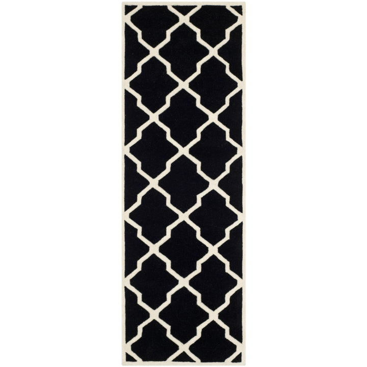 SAFAVIEH Chatham CHT735K Handmade Black / Ivory Rug Image 5