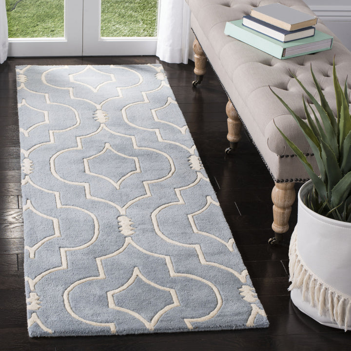 SAFAVIEH Chatham CHT736B Handmade Blue / Ivory Rug Image 3