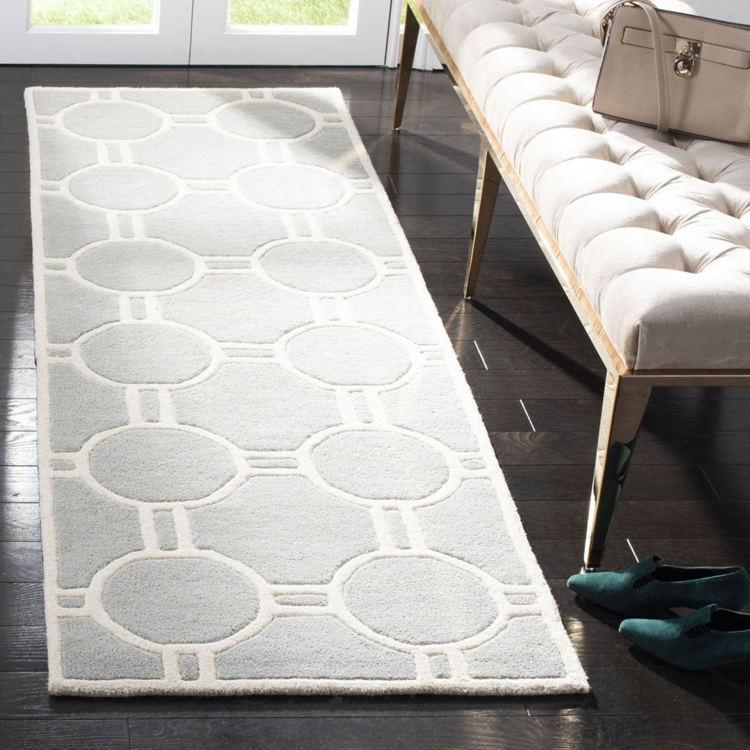 SAFAVIEH Chatham CHT739E Handmade Grey / Ivory Rug Image 3