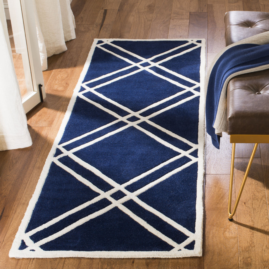 SAFAVIEH Chatham CHT740C Handmade Dark Blue / Ivory Rug Image 3