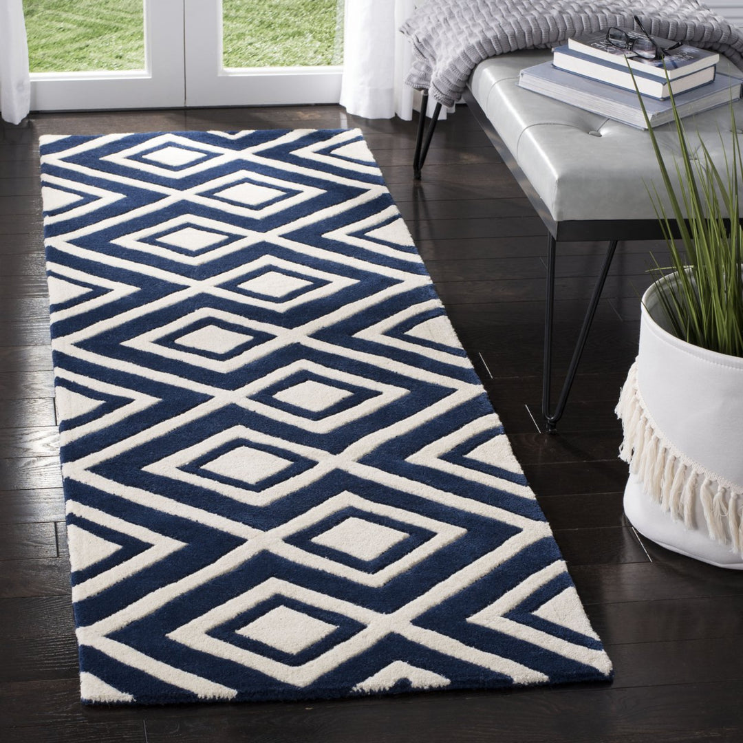 SAFAVIEH Chatham CHT742C Handmade Dark Blue / Ivory Rug Image 3