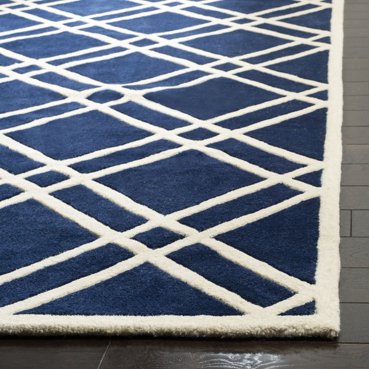 SAFAVIEH Chatham CHT740C Handmade Dark Blue / Ivory Rug Image 7