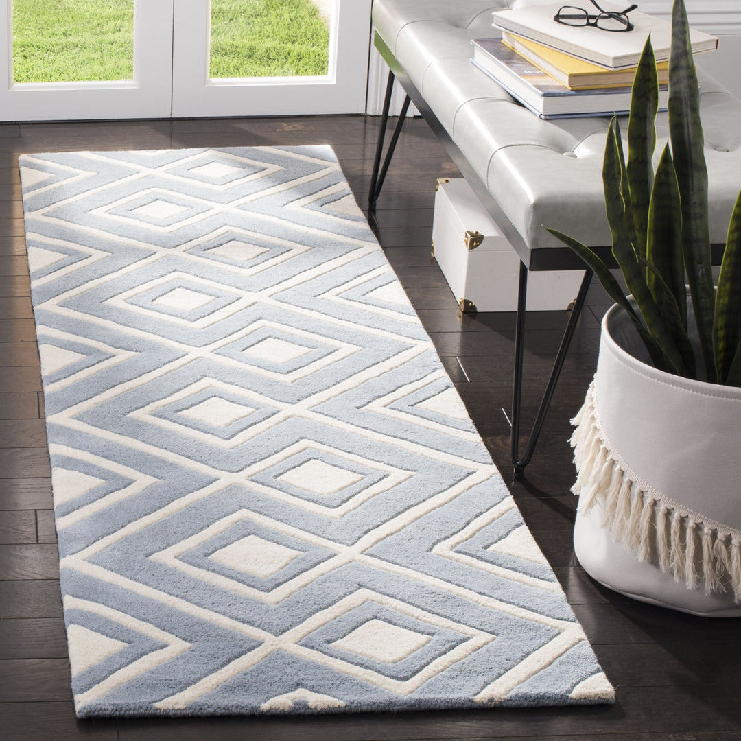 SAFAVIEH Chatham CHT742B Handmade Blue / Ivory Rug Image 3