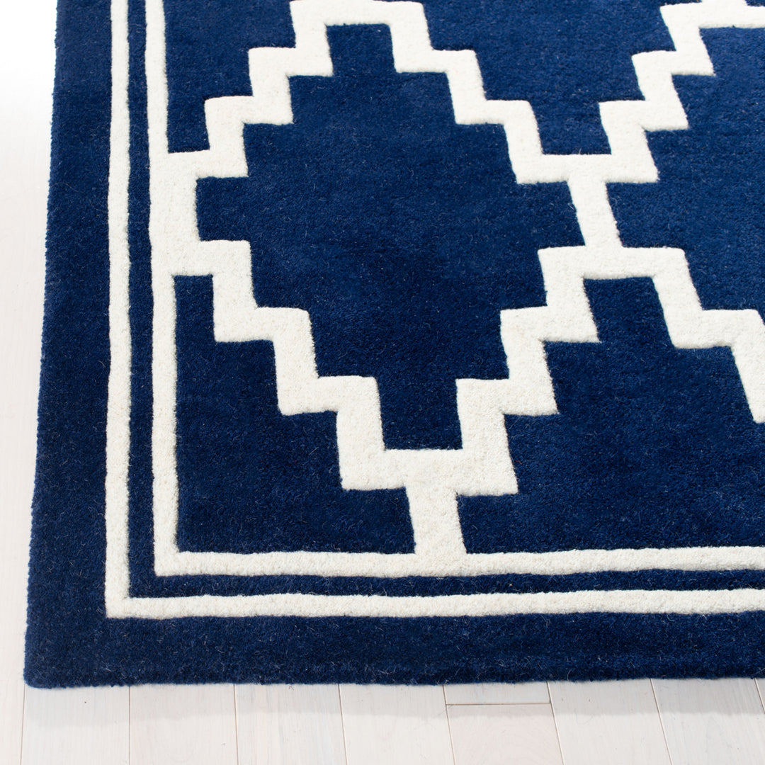 SAFAVIEH Chatham CHT743C Handmade Navy / Ivory Rug Image 11