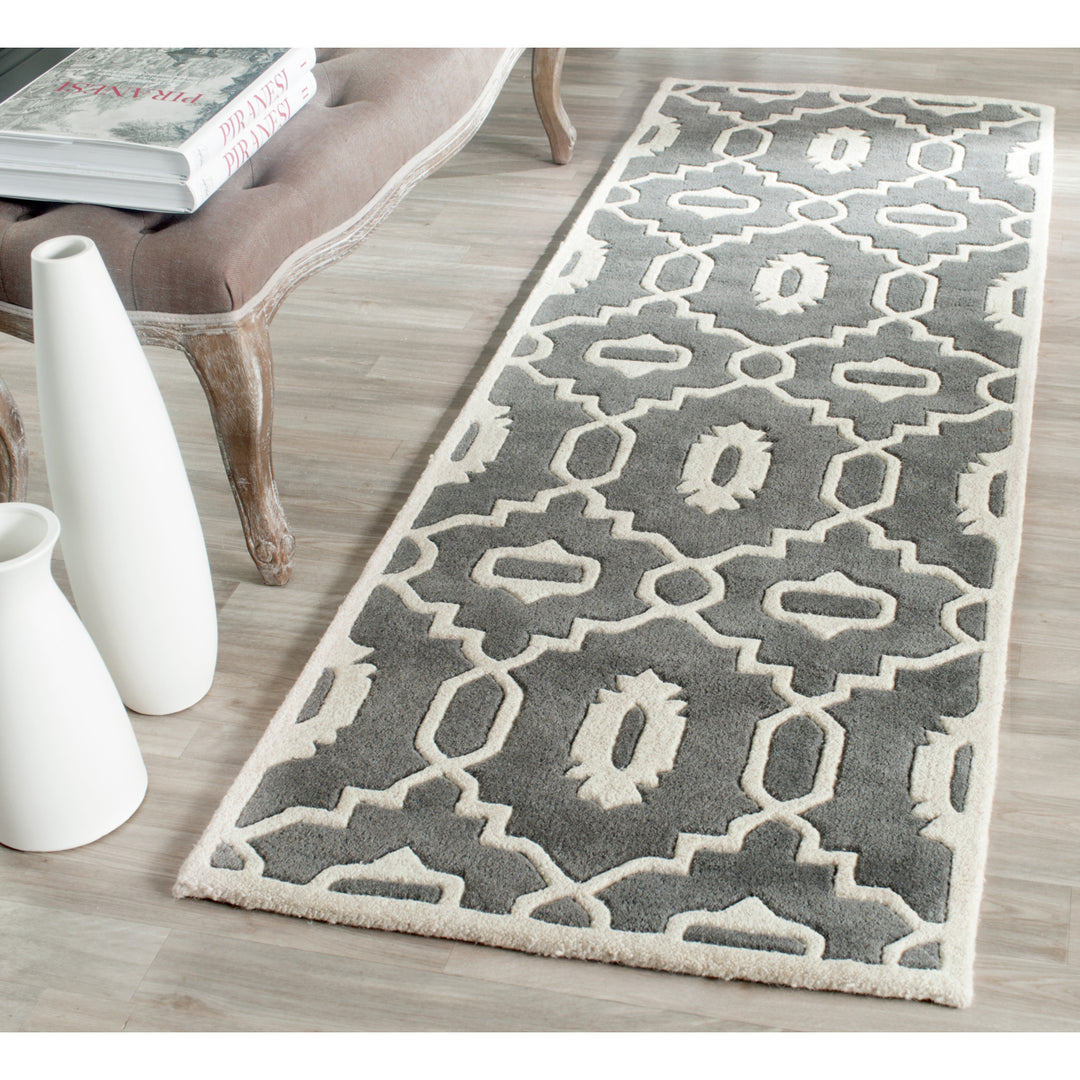 SAFAVIEH Chatham CHT745D Handmade Dark Grey / Ivory Rug Image 3