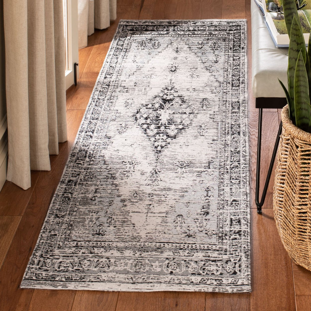 SAFAVIEH Classic Vintage Collection CLV113F Grey Rug Image 2