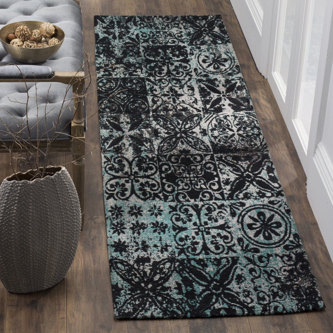 SAFAVIEH Classic Vintage CLV221A Teal / Black Rug Image 3