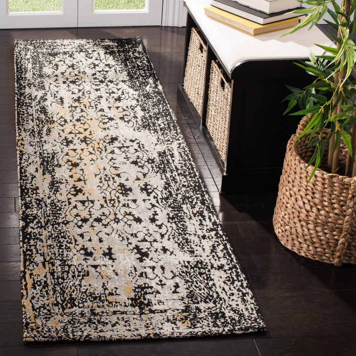 SAFAVIEH Classic Vintage CLV223A Black / Silver Rug Image 3